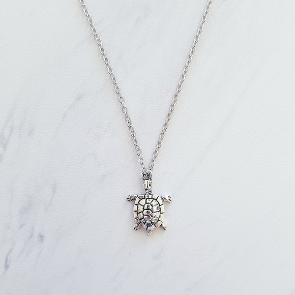 Silver Color Turtle Pendant Necklace - Picture 4 of 7